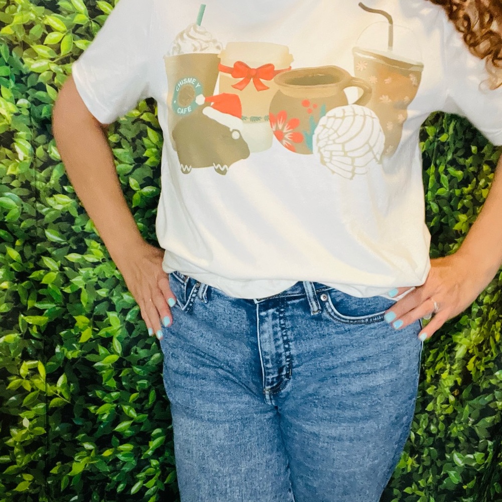 Christmas pan dulce y cafe chisme y cafe tan shirt